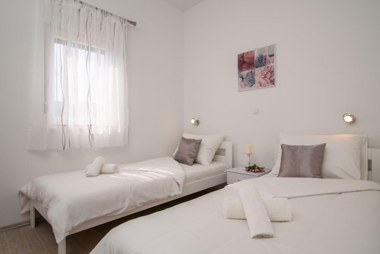 Apartmani Ville Vengo Трогир Экстерьер фото